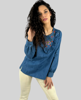 Blusa denim bordada