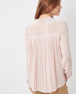 Blusa tableada en la espalda