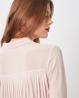 Blusa tableada en la espalda