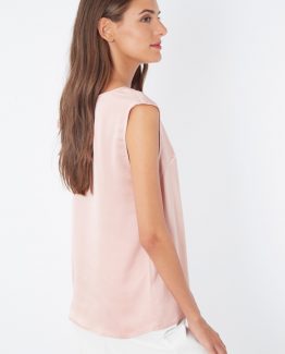 Blusa satinada con flor en el hombro - Tutto Tempo