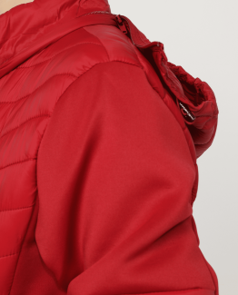 Chaqueta guateada con capucha desmontable