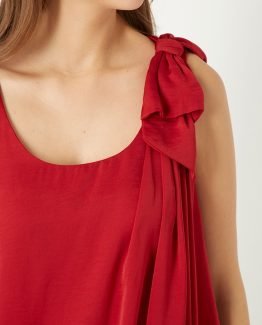 Vestido de raso con lazo