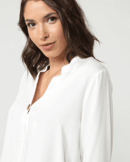 Blusa con escote en V