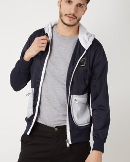 Chaqueta con capucha