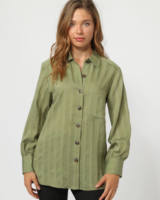 Camisa larga con textura