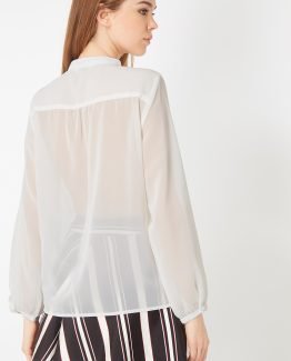 Blusa semitransparente
