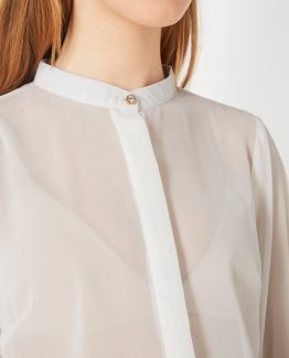 Blusa semitransparente