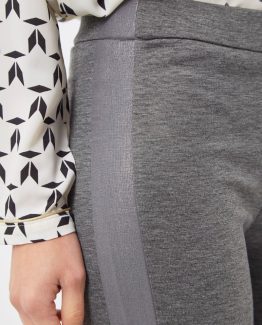 Pantalón con tira en contraste