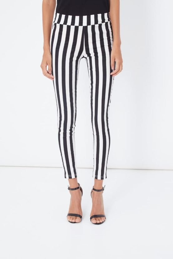 Pantalón slim de rayas