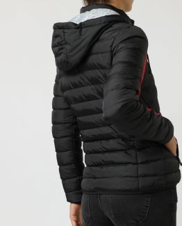Chaqueta guateada con capucha