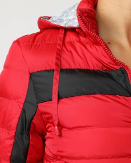 Chaqueta guateada con capucha