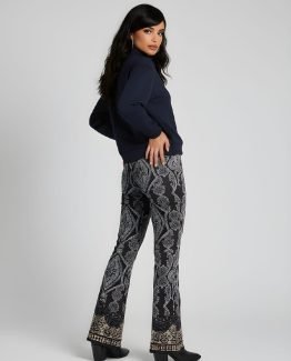 Pantalón flare estampado