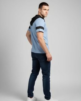 Camiseta con capucha