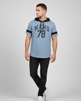 Camiseta con capucha