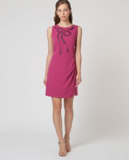 Vestido con tachuelas