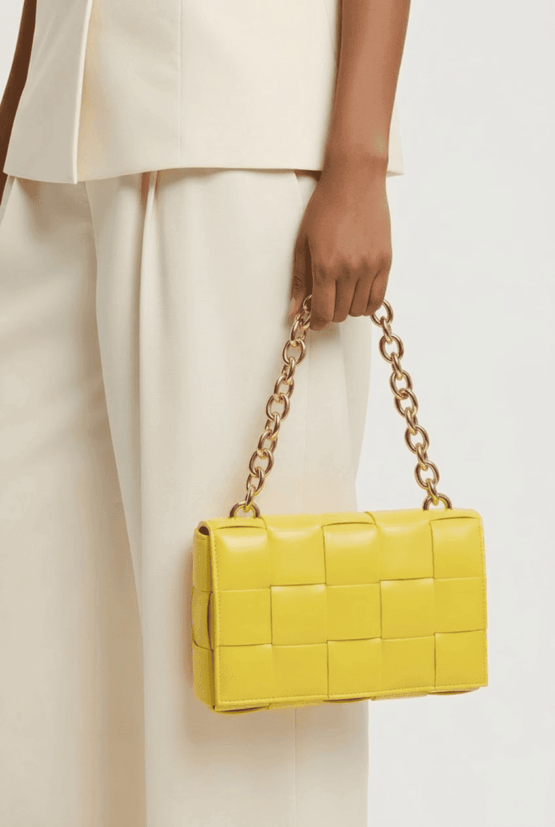 Bolso con cierre de imán